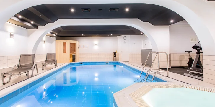 Hotel v centru Vratislavi jen 5 min pěšky od Staroměstského náměstí: wellness, snídaně či polopenze