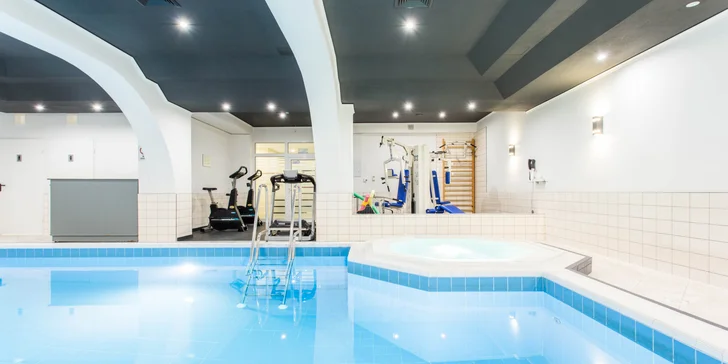 Hotel v centru Vratislavi jen 5 min pěšky od Staroměstského náměstí: wellness, snídaně či polopenze