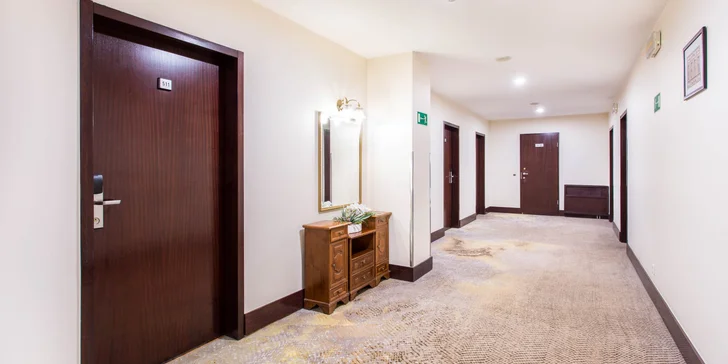 Hotel v centru Vratislavi jen 5 min pěšky od Staroměstského náměstí: wellness, snídaně či polopenze