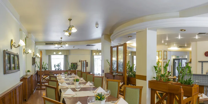 Hotel v centru Vratislavi jen 5 min pěšky od Staroměstského náměstí: wellness, snídaně či polopenze