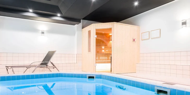 Hotel v centru Vratislavi jen 5 min pěšky od Staroměstského náměstí: wellness, snídaně či polopenze