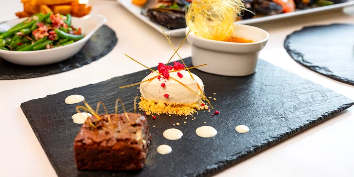 6chodové francouzské menu pro 2 osoby: maso i mořské plody, kuchař s michelinskou praxí