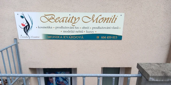 Krásné ručky: manikúra s Shellacem či gelovou modeláží, vč. výživového olejíčku a masáže