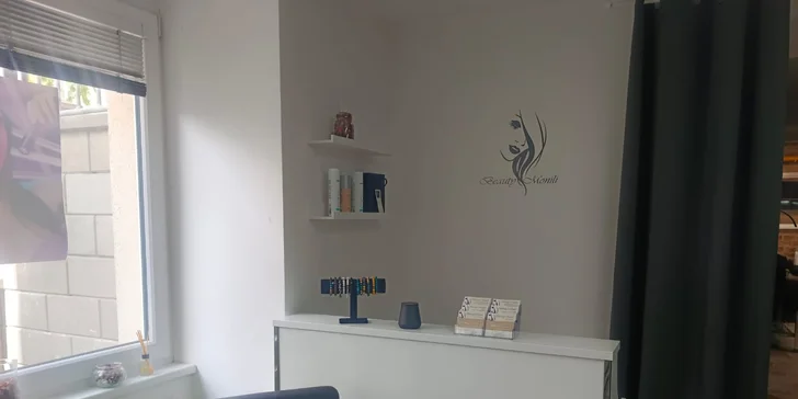 Krásné ručky: manikúra s Shellacem či gelovou modeláží, vč. výživového olejíčku a masáže