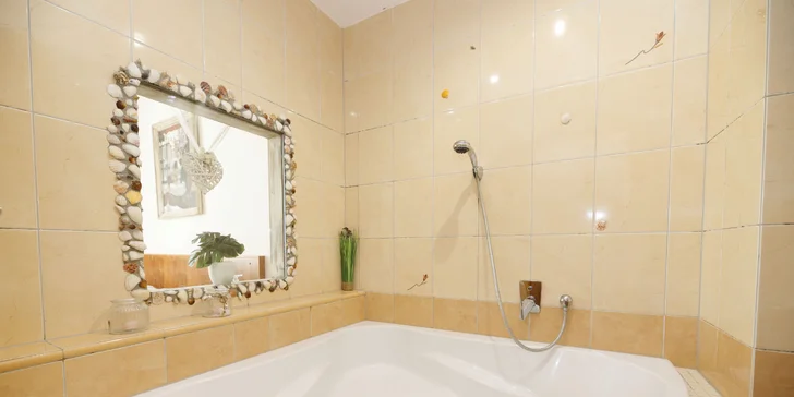 Oddech na Plzeňsku: nově zrekonstruovaný hotel, polopenze i vířivka na pokoji