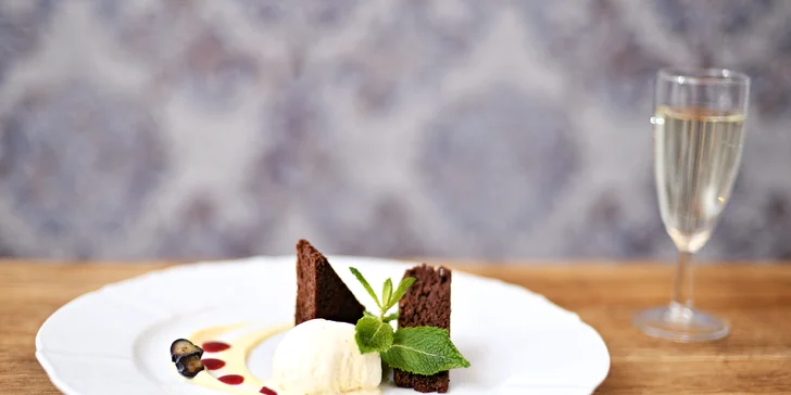 Dárkové vouchery do zámecké restaurace Chateau Ctěnice, platí na jídlo i nápoje
