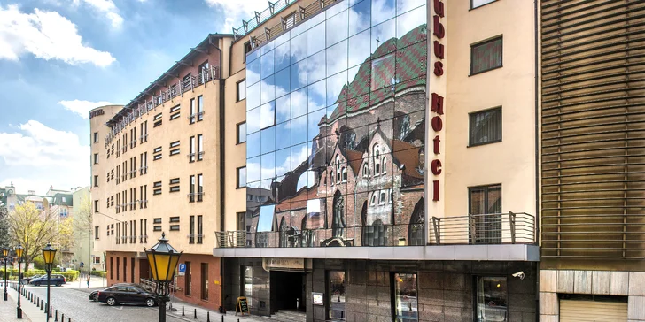 Hotel v centru Vratislavi jen 5 min pěšky od Staroměstského náměstí: wellness, snídaně či polopenze