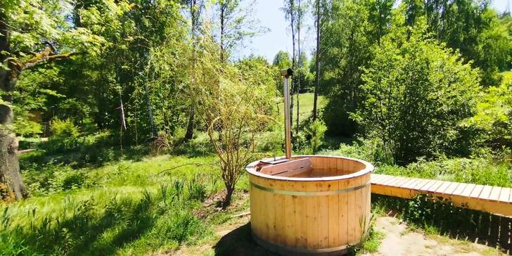 Dovolená v Českém Švýcarsku: tiny house u rybníku i privátní horký sud