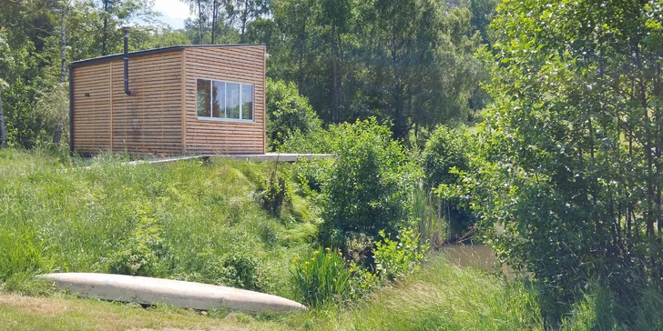Dovolená v Českém Švýcarsku: tiny house u rybníku i privátní horký sud