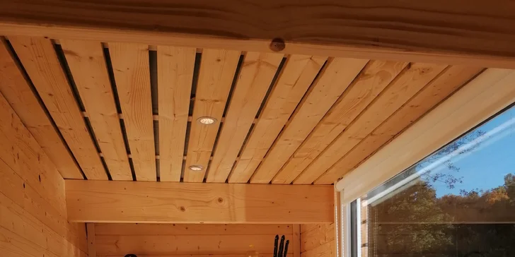Dovolená v Českém Švýcarsku: tiny house u rybníku i privátní horký sud