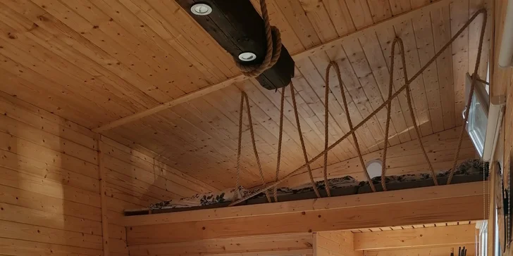 Dovolená v Českém Švýcarsku: tiny house u rybníku i privátní horký sud
