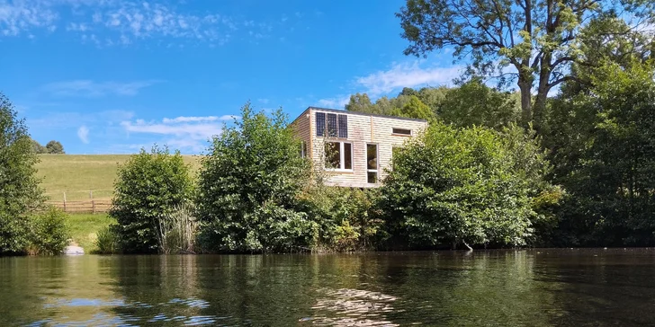 Dovolená v Českém Švýcarsku: tiny house u rybníku i privátní horký sud