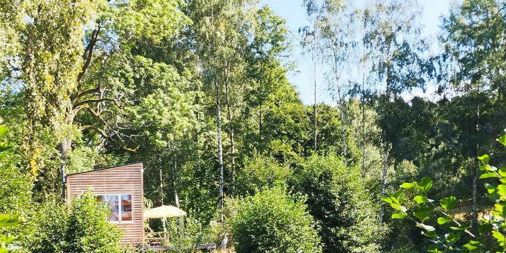 Dovolená v Českém Švýcarsku: tiny house u rybníku i privátní horký sud