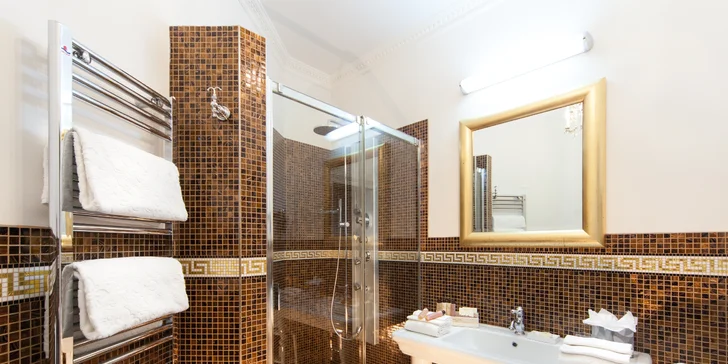 5* Grand Hotel Rimini: poloha hned u pláže, bazén, italské snídaně a úžasná atmosféra