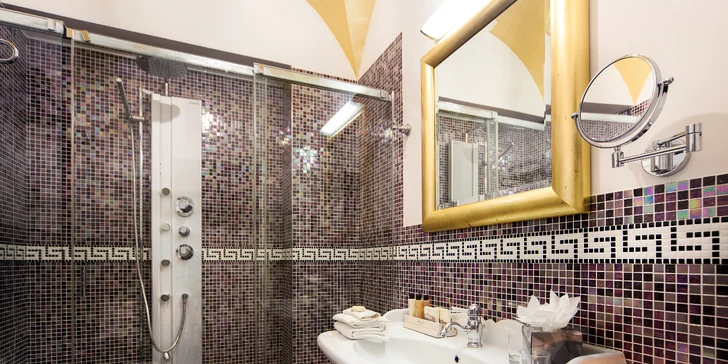 5* Grand Hotel Rimini: poloha hned u pláže, bazén, italské snídaně a úžasná atmosféra