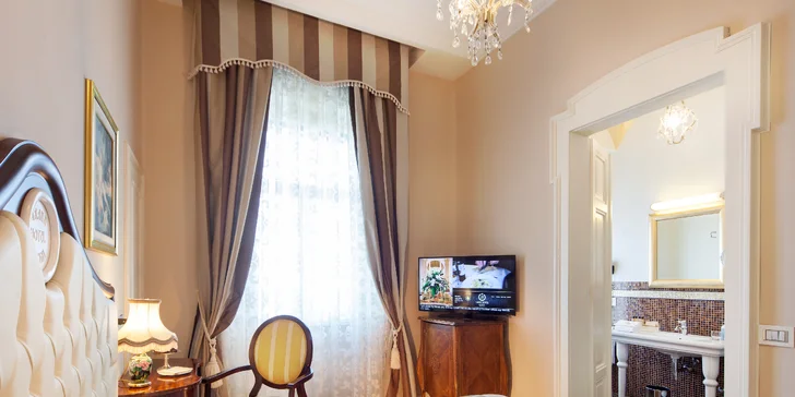 5* Grand Hotel Rimini: poloha hned u pláže, bazén, italské snídaně a úžasná atmosféra