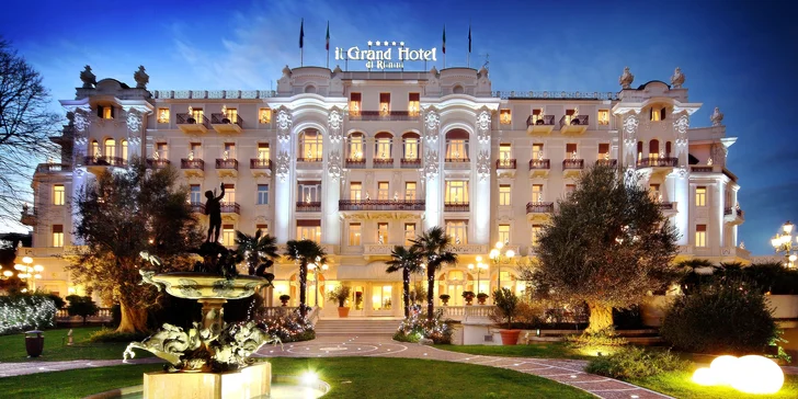 5* Grand Hotel Rimini: poloha hned u pláže, bazén, italské snídaně a úžasná atmosféra