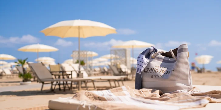 5* Grand Hotel Rimini: poloha hned u pláže, bazén, italské snídaně a úžasná atmosféra