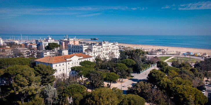 Letní dovolená v italském Rimini: 4* hotel 250 m od pláže, snídaně nebo polopenze