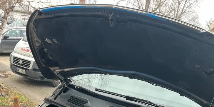 Dekarbonizace motoru o libovolném objemu pro vyšší výkon, míň emisí a delší životnost
