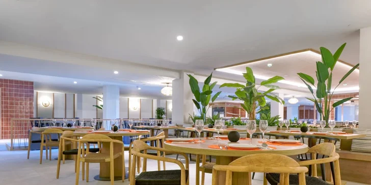 Letecky na Tenerife: 4* Hotel Labranda Suites Costa Adeje s polopenzí nebo all inclusive, bazény a kousek od pláže