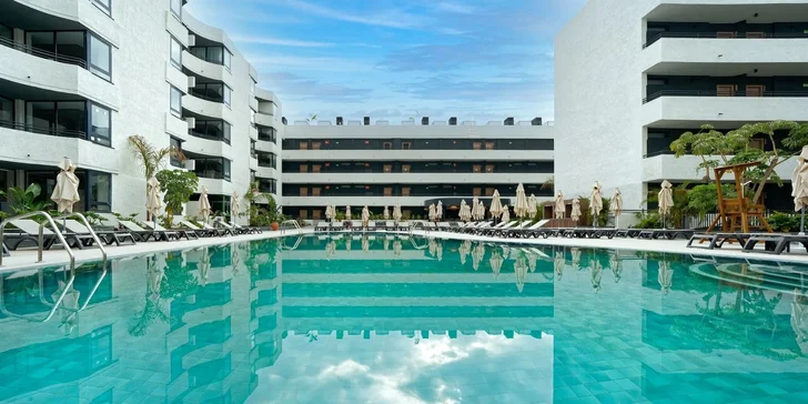 Letecky na Tenerife: 4* Hotel Labranda Suites Costa Adeje s polopenzí nebo all inclusive, bazény a kousek od pláže