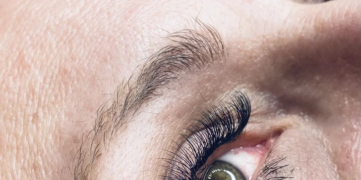 Prodlužování řas, lash-lifting, laminace obočí i balíček s úpravou a barvením obočí i řas