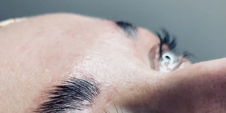 Prodlužování řas, lash-lifting, laminace obočí i balíček s úpravou a barvením obočí i řas