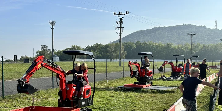 Vstup do BagrParku pro děti i dospělé: zábavní park, kde zkusíte řídit stavební stroje