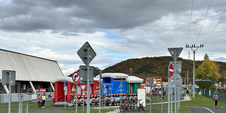 Vstup do BagrParku pro děti i dospělé: zábavní park, kde zkusíte řídit stavební stroje