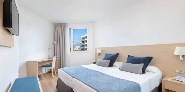 Letecky na Tenerife: pobyt v 4* hotelu s polopenzí nebo all inclusive, pláž 50 m od hotelu, bazén