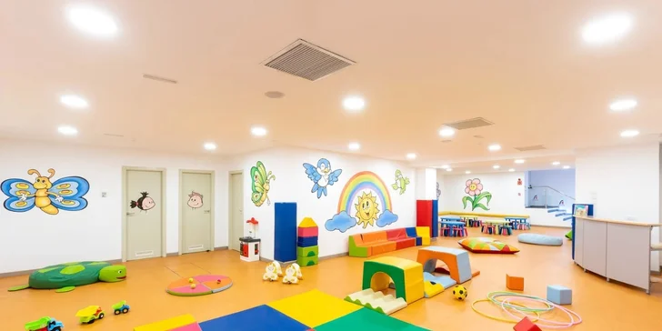 Letecky na Tenerife: pobyt v 4* hotelu s polopenzí nebo all inclusive, pláž 50 m od hotelu, bazén