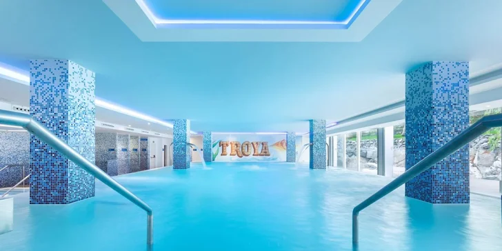 Letecky na Tenerife: pobyt v 4* hotelu s polopenzí nebo all inclusive, pláž 50 m od hotelu, bazén