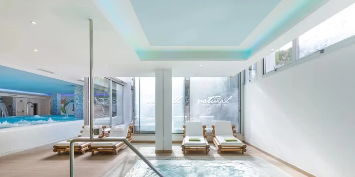 Letecky na Tenerife: pobyt v 4* hotelu s polopenzí nebo all inclusive, pláž 50 m od hotelu, bazén