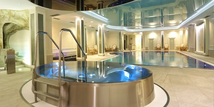 4* relax v Karlových Varech: bazénové a wellness centrum, lázeňské procedury, snídaně či polopenze