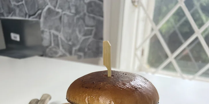 Otevřené vouchery v hodnotě 300-1000 Kč na sortiment podniku Celia pizza&burger