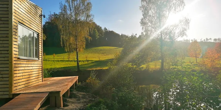 Dovolená v Českém Švýcarsku: tiny house u rybníku i privátní horký sud