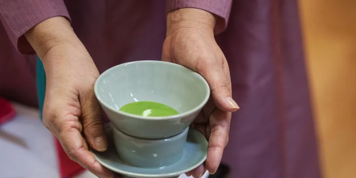 Naučíte se krok za krokem tradiční korejský čajový obřad s práškovým čajem Matcha.