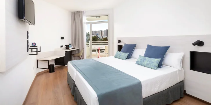 Letecky na Tenerife: pobyt v 4* hotelu s polopenzí nebo all inclusive, pláž 50 m od hotelu, bazén