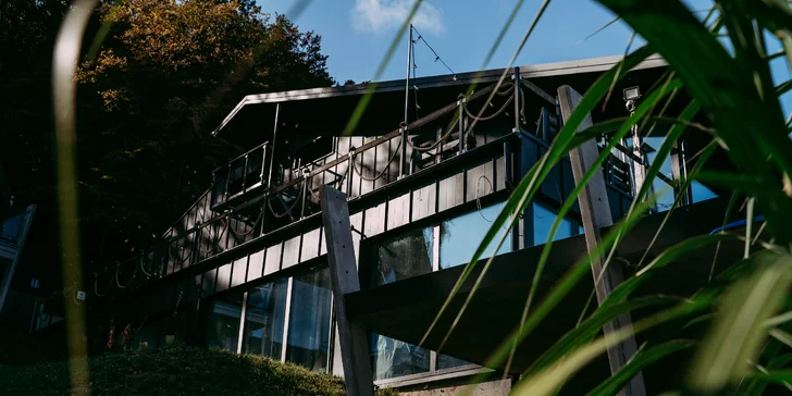 Rodinný spa resort u jezera Rożnowskieho: wellness, snídaně či polopenze, soukromá pláž