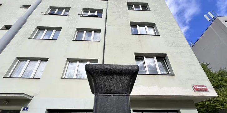 Laminace obočí vč. barvení nebo prodloužení a zahuštění řas metodou 1–3D