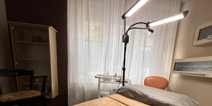 Laminace obočí vč. barvení nebo prodloužení a zahuštění řas metodou 1–3D