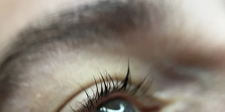 Barvení, lash lifting, laminace obočí vč. úpravy nebo kompletní balíček