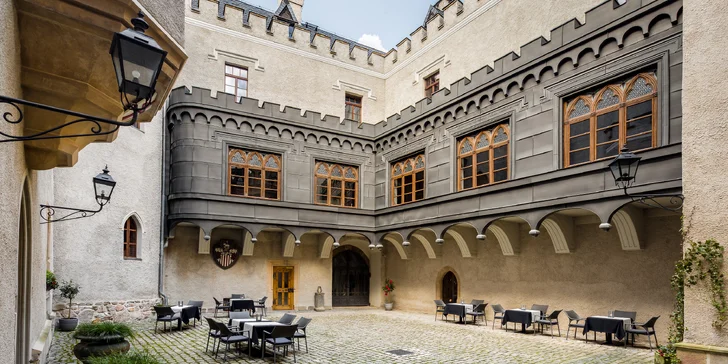 Zámecký pobyt v polských Krkonoších: snídaně, sauny i venkovní vířivka