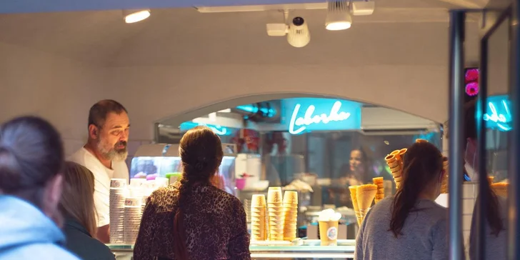 Gelato bubble dle výběru pro jedno či dva z rodinné zmrzlinárny na Žižkově