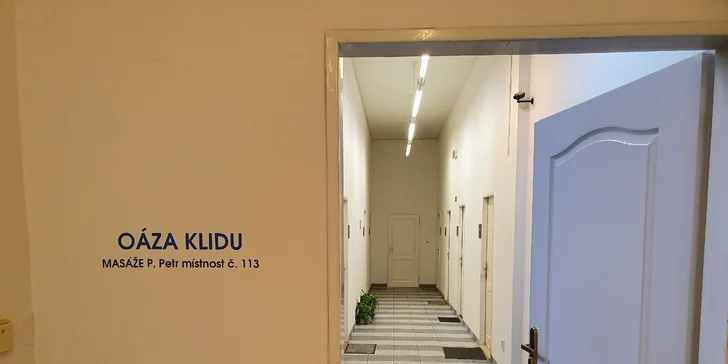 50minutová lymfodrenáž dolních končetin nebo relaxační masáž zad a šíje