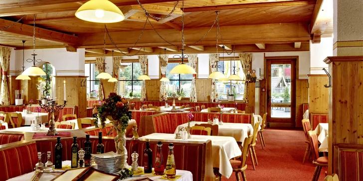 Hotel u NP Vysoké Taury: denně vstup ke Krimmelským vodopádům, polopenze, wellness, jezírko a děti zdarma