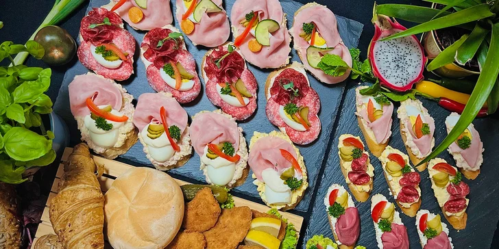 Na party i oslavu: chlebíčky, řízečky, wrapy, obložené bagety i dezerty