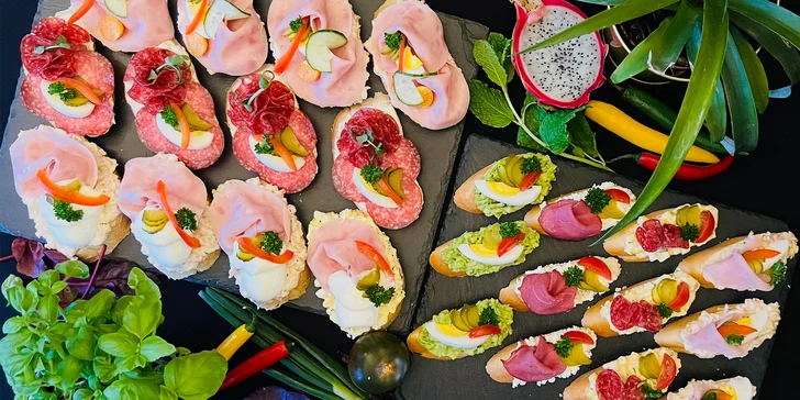 Na party i oslavu: chlebíčky, řízečky, wrapy, obložené bagety i dezerty
