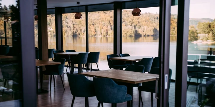 Rodinný spa resort u jezera Rożnowskieho: wellness, snídaně či polopenze, soukromá pláž